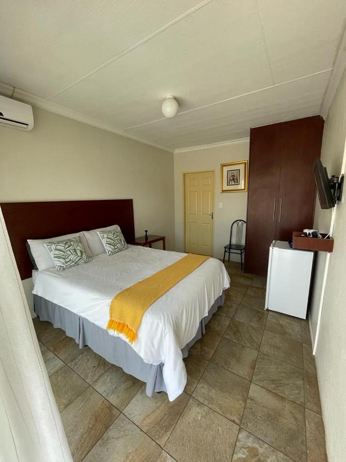 Khutsong Guests House 호텔 버거스포트 외부 사진