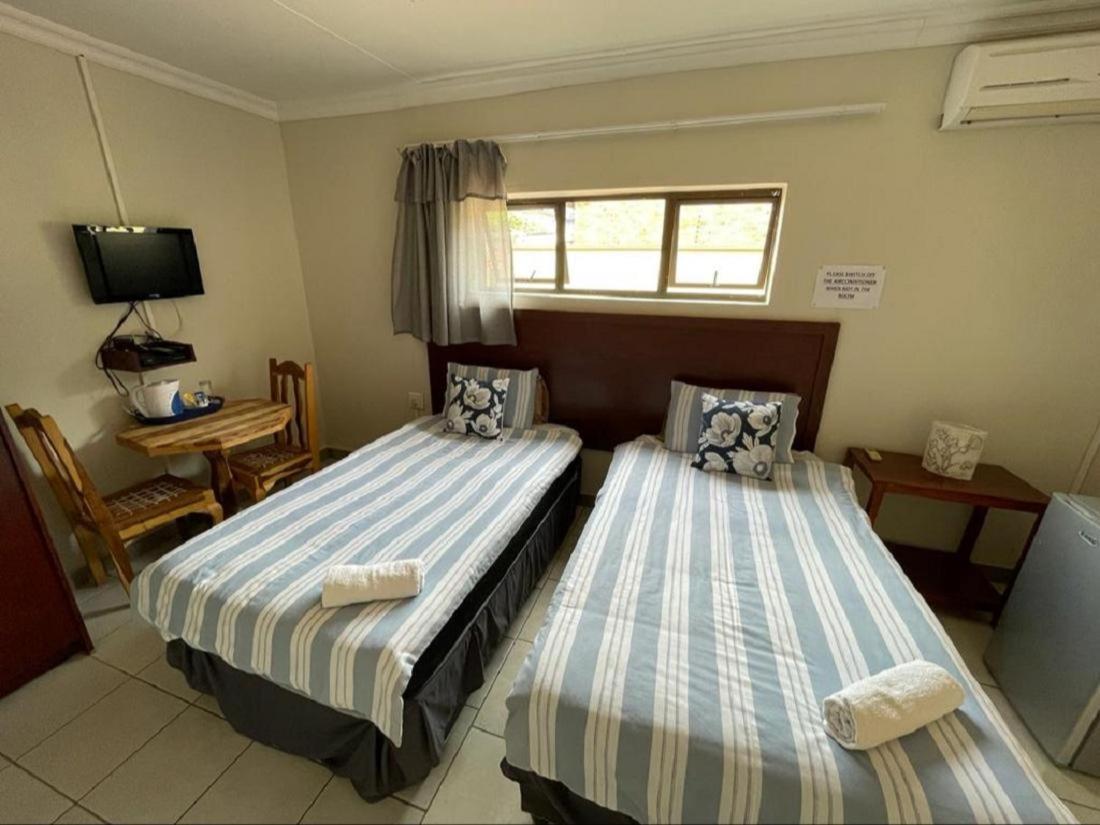Khutsong Guests House 호텔 버거스포트 외부 사진