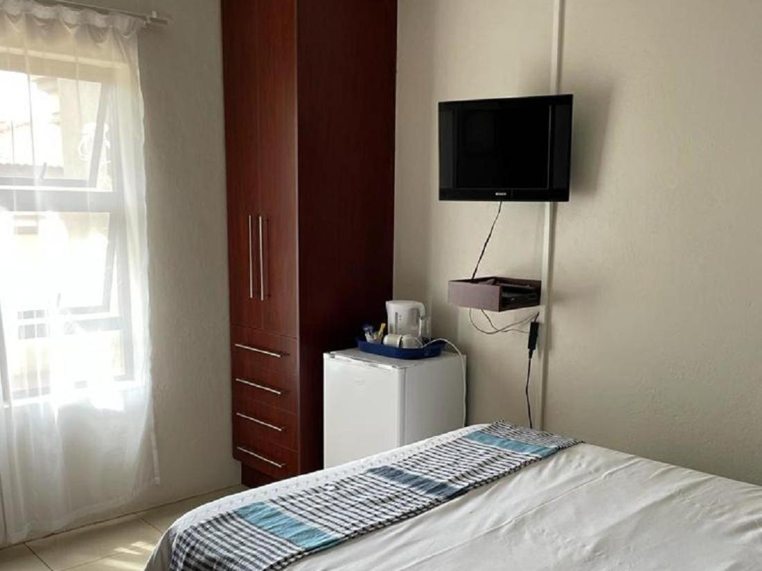 Khutsong Guests House 호텔 버거스포트 외부 사진