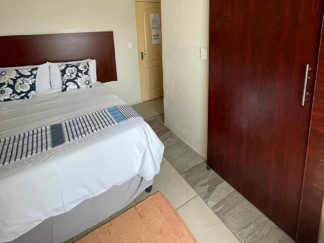 Khutsong Guests House 호텔 버거스포트 외부 사진